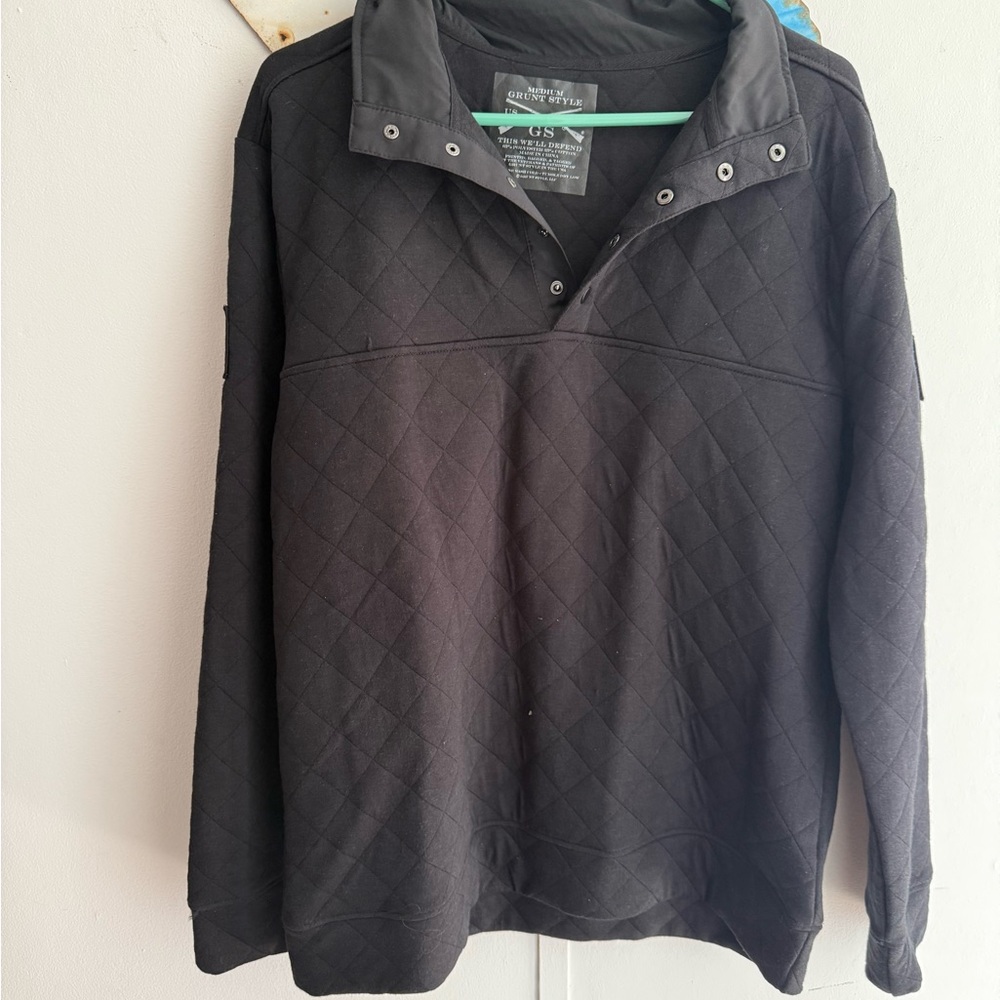 Black  grunt style Quilted Pullover nwot